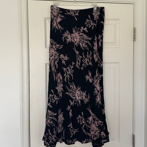 Style & Co - Black/Pink Floral Midi Skirt - Picture 4 of 7